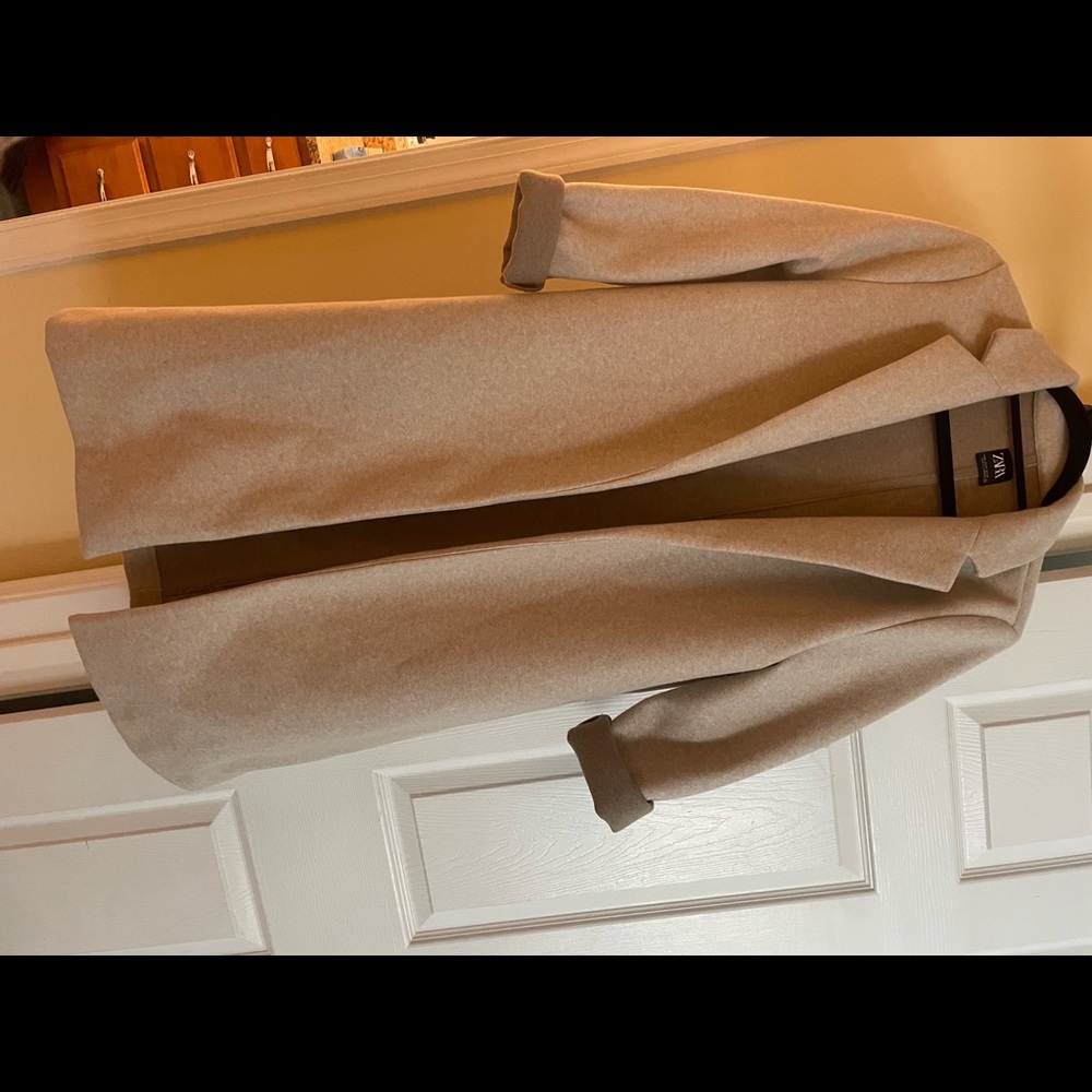 Zara beige jacket size medium